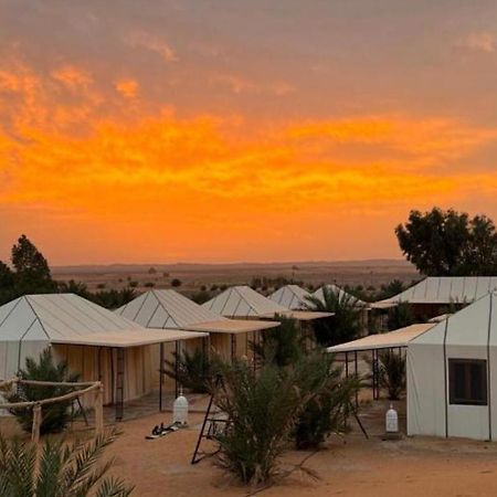 Отель Sahara Traveling Camp Мерзуга Экстерьер фото