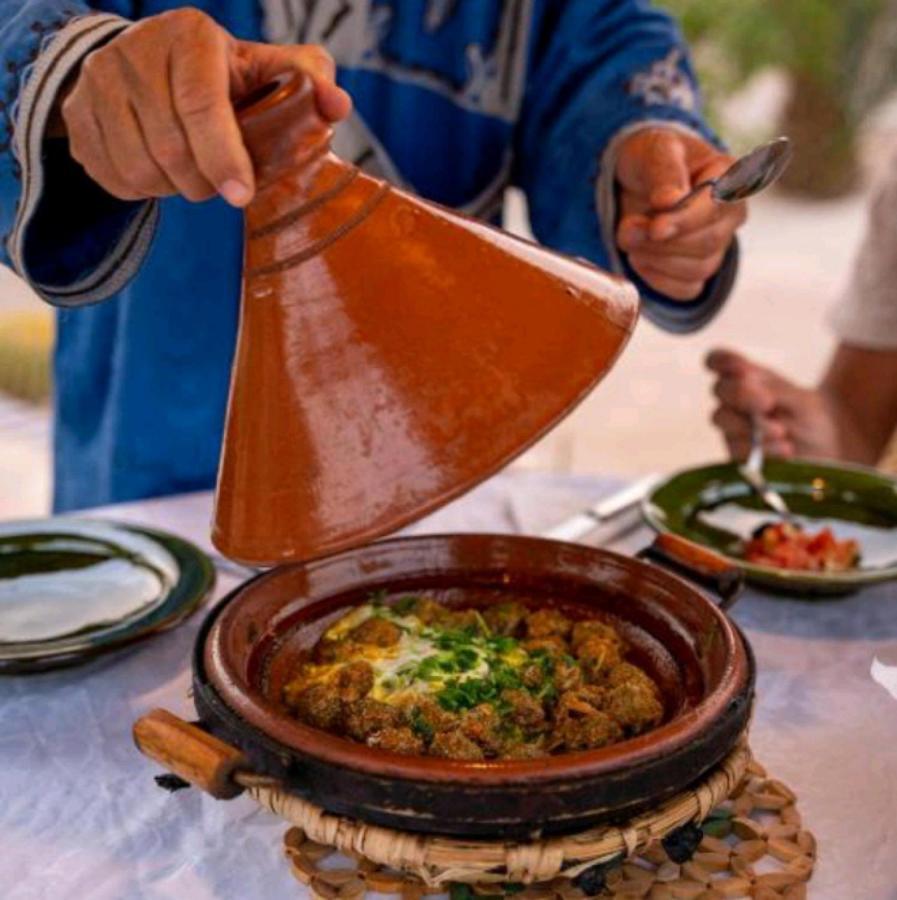 Отель Sahara Traveling Camp Мерзуга Экстерьер фото